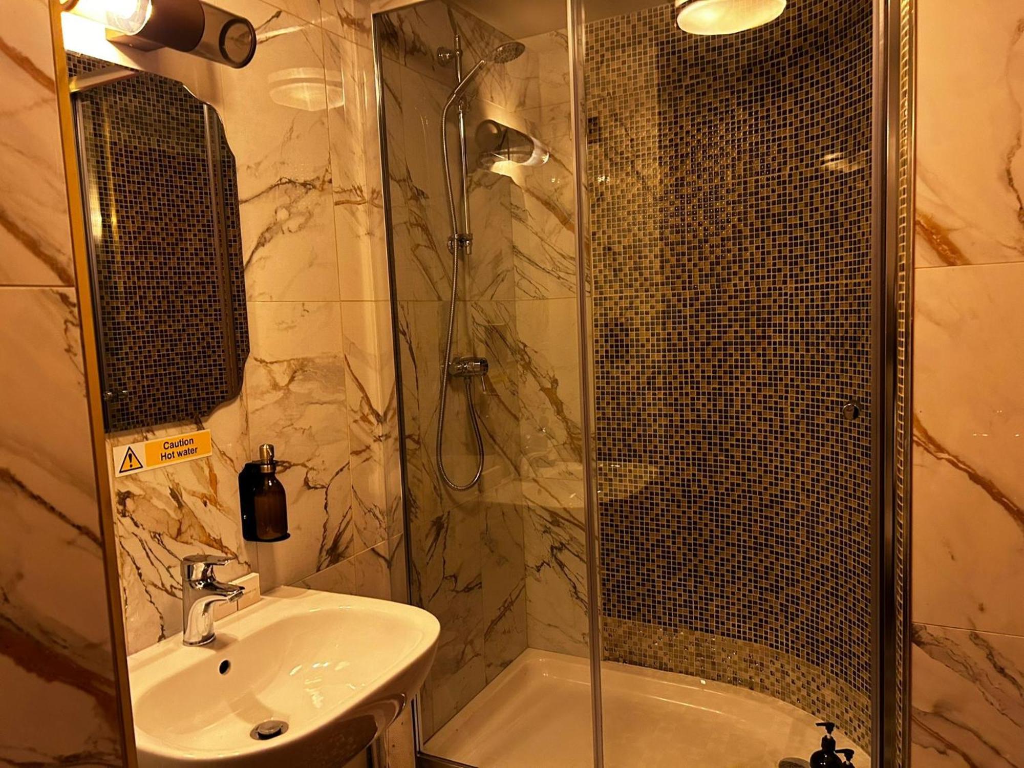 Golden Fleece York Hotel Luaran gambar